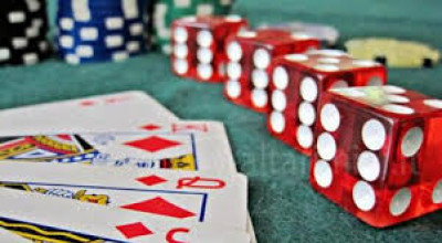 Tabella dei giochi proibiti vidimata dal Questore e dal Comune, da tenere esp...